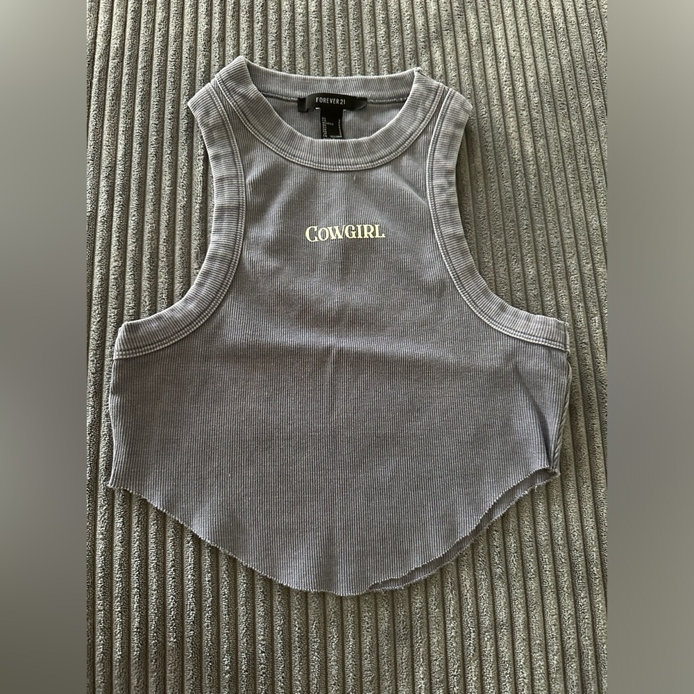 Crop top with scope cut